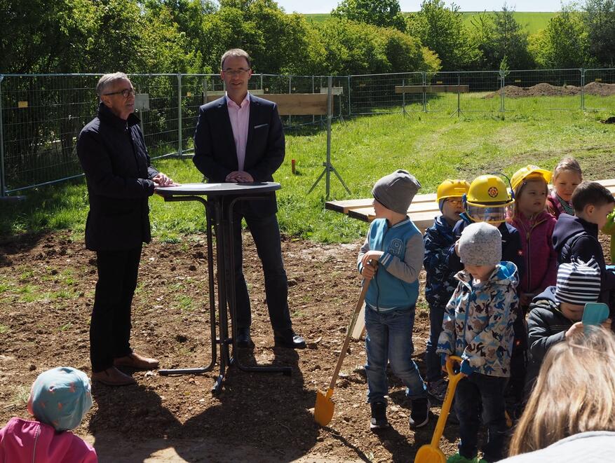 Spatenstich für den Neubau der Kindertagesstätte "Binsenkörbchen"